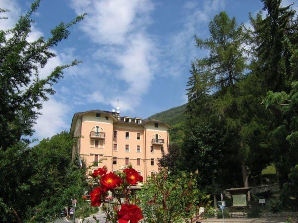 Limone Palace Aparthotel Limone Piemonte Ngoại thất bức ảnh
